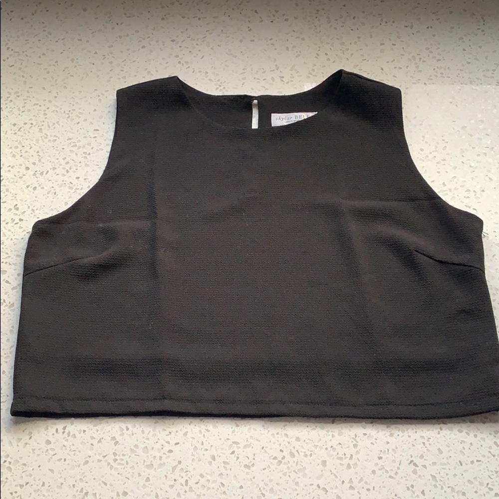 Black crop tank